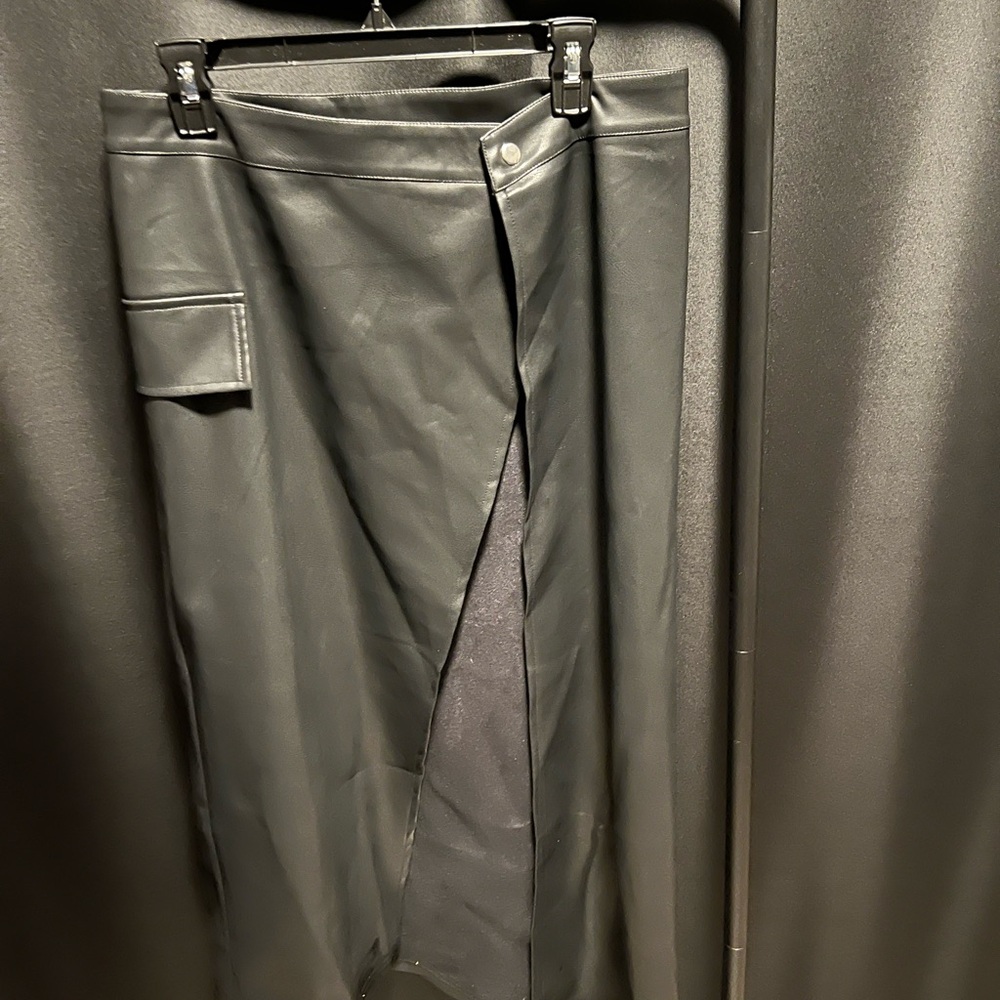 AKIRA Sleek Black Cargo Skirt